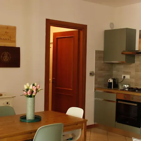 Apartment La Casa Di Lele *